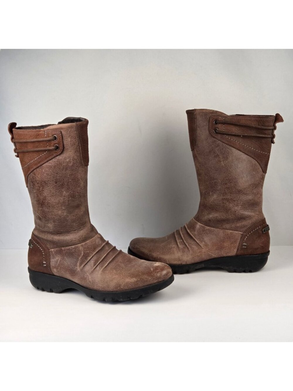 Merrell Vera Mid Barnwood Brown Distressed Leather Boots Size 6